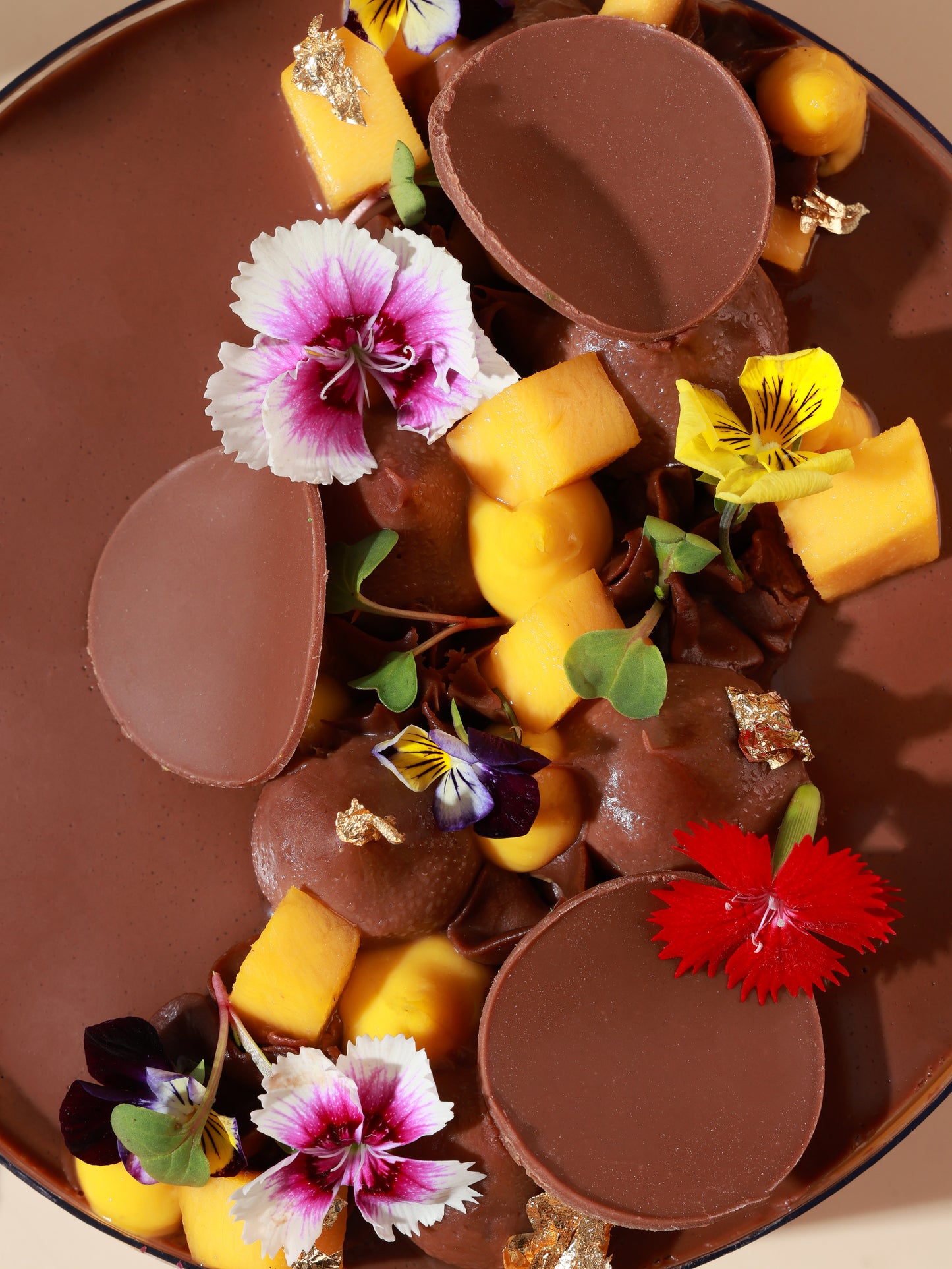 Mango Chocolate and Strawberry Cake Tub - 750g - Gluten Free, Contains Egg
