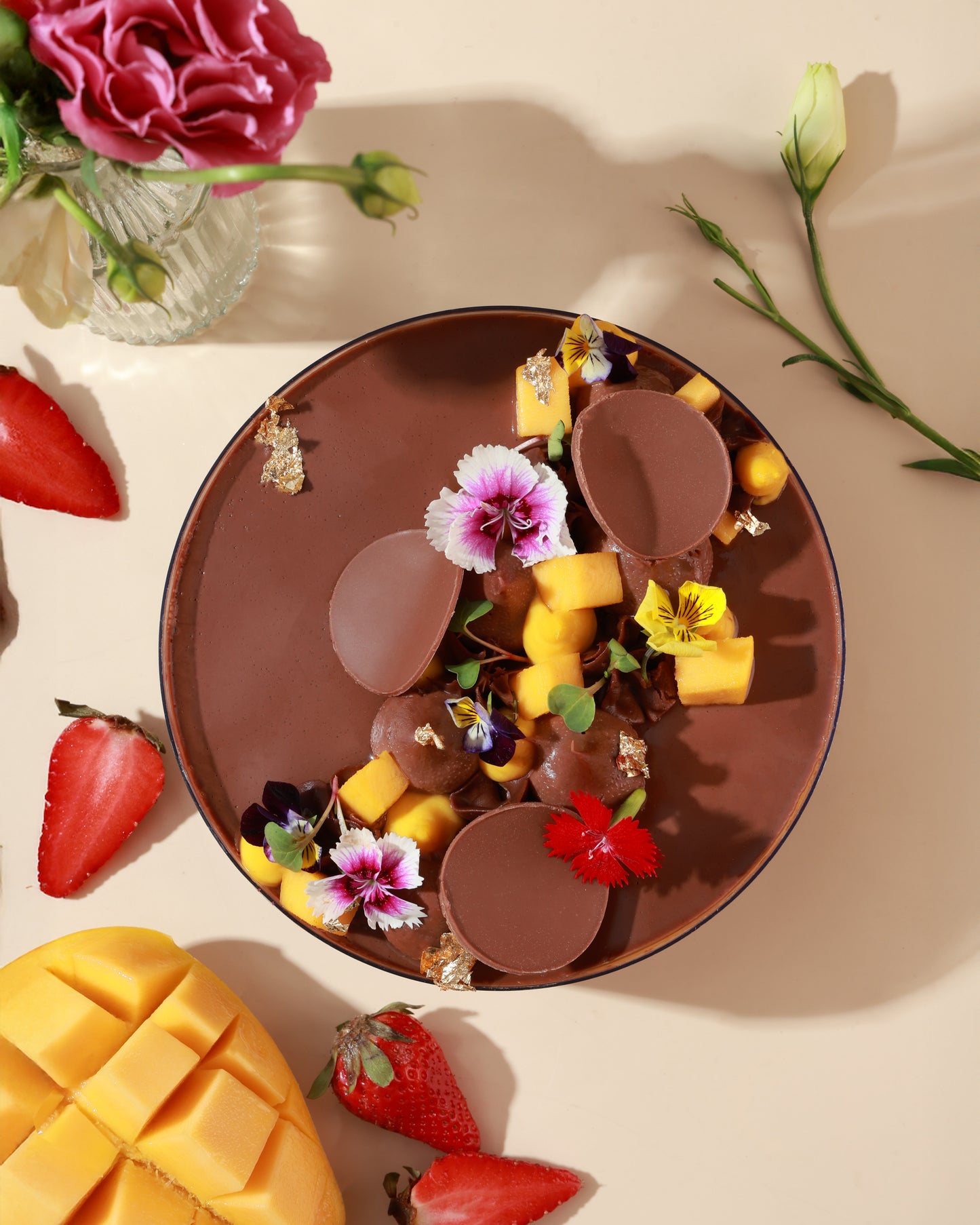 Mango Chocolate and Strawberry Cake Tub - 750g - Gluten Free, Contains Egg
